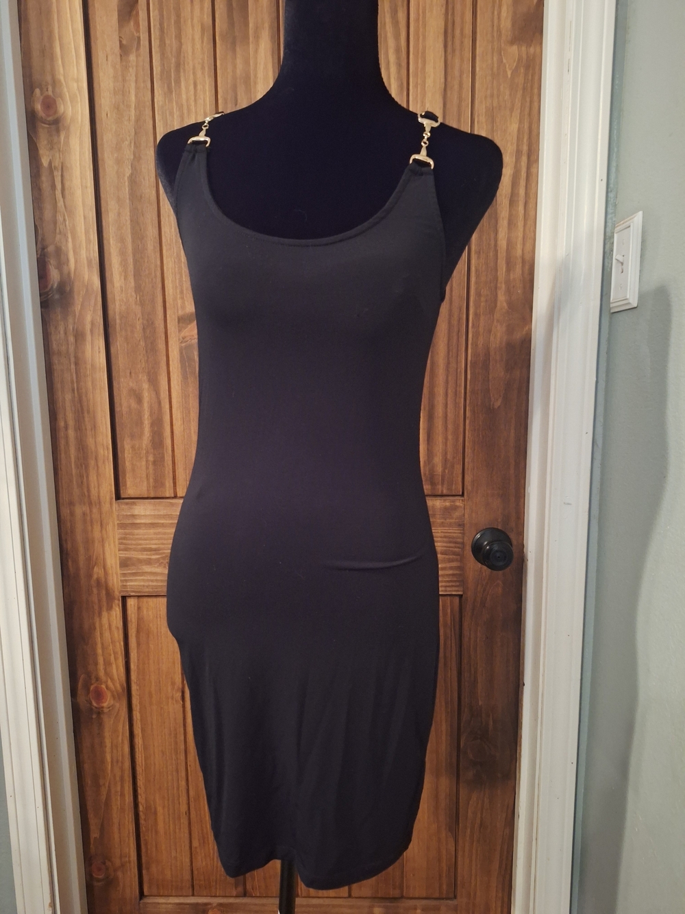 Black Form Fitting Mini Dtess Gold Strap Sz MED